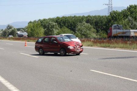 Akyazı'da Trafik Kazası: 4 Yaralı