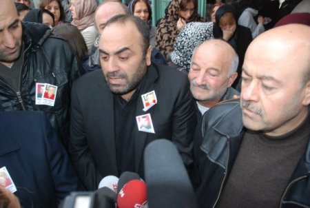 Alabora olan tekneden kurtulan işadamı: 4 saat yüzdük, onlar çıkamadı