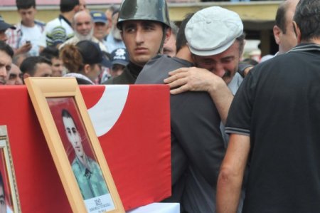 Alaca Şehidine Ağladı