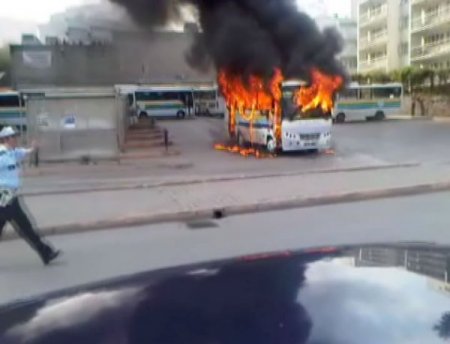 Alacağını Alamadığı Gerekçesiyle Otobüsü Yaktı