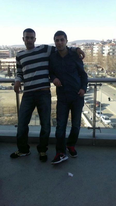 Alacağını isteyen arkadaşını bıçakla öldürdü