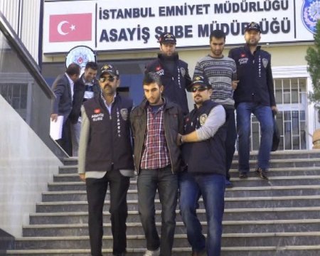 Alacağını isteyen arkadaşını bıçakla öldürdü