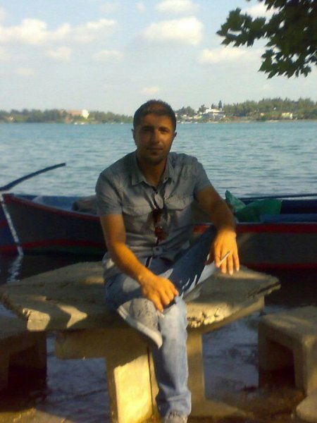 Alacağını isteyen arkadaşını bıçakla öldürdü