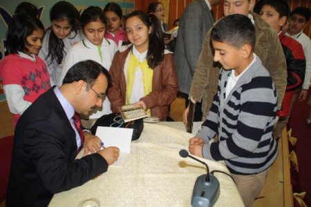 Alagöz ‘isimsiz çocuk kahramanlar’ı anlattı