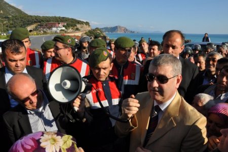 Alanya-Antalya yolu ikinci kez 2B’den trafiğe kapandı