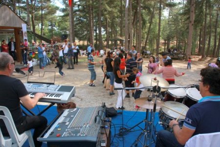 Alanya Belediyesi, engelli vatandaşları piknikte buluşturdu