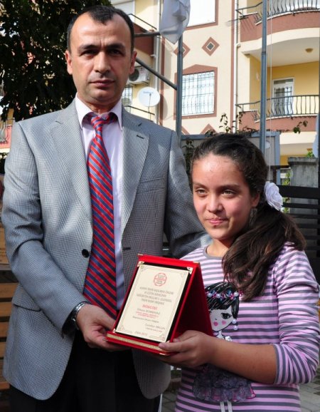 Alanya'da bisiklet eğitimi alan çocuklara sertifika