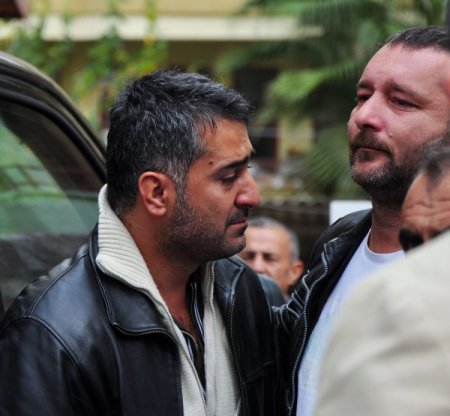 Alanya'da boğazı kesilerek öldürülen genç bayan son kez evine geldi