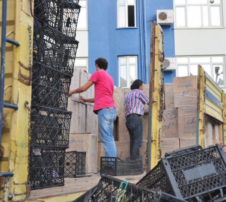 Alanya'da kaçak sigara operasyonu