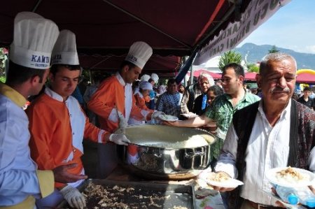Alanya'da Kutlu Doğum ikramı