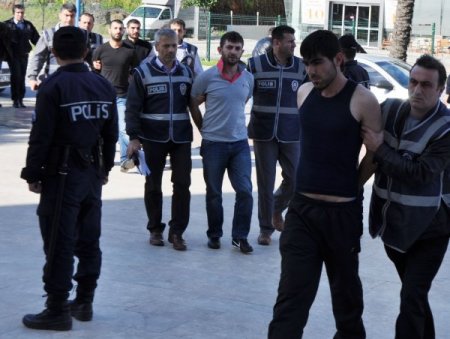 Alanya’da silahlı çatışma çıktı, 1 komiser yardımcısı ağır yaralandı