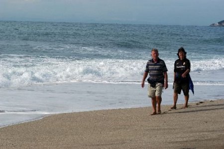 Alanya'da Turistler Denize Akın Etti