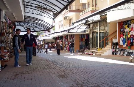 Alanya'da Turizmle Geçinen Esnafın Geliri Kışın Yüzde 70 Azalıyor