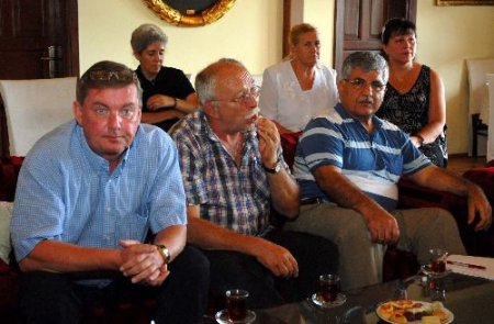 Alanya'da Yabancılar Türk Sürücüleri Polis Başmüfettişine Şikayet Etti