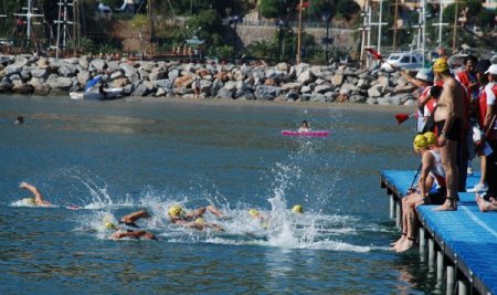 Alanya'daki triatlon da Rus ve Türk sporcular damgasını vuruyor