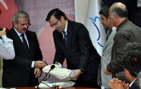 Alanyalı İşadamları, Erciş’e Etüt Merkezi Ve Çocuk Parkı Yaptıracak