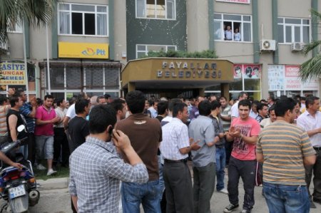 Alanyalı Pazarcılar 'Sosyete Pazarı'na Tepki Gösterdi