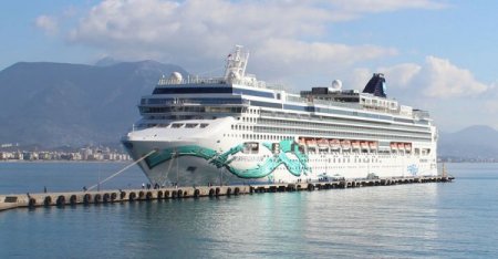 Alanya’ya yılın ilk kruvaziyer gemisi 54 ülkeden 3 bin 208 kişi getirdi