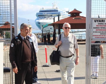 Alanya’ya yılın ilk kruvaziyer gemisi 54 ülkeden 3 bin 208 kişi getirdi