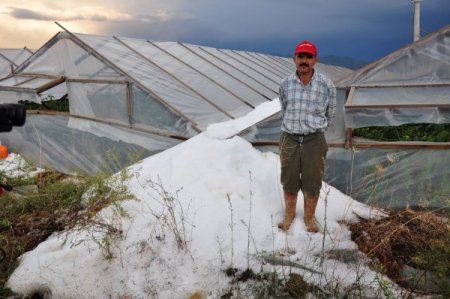Alanya’yı hortum, sağanak yağış ve heyelandan sonra dolu vurdu
