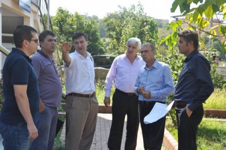 Alaplı Belediye Başkanı Çimenoğlu, köprü inşaatında incelemelerde bulundu