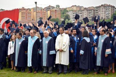 Alaplı Meslek Okulu'nda mezuniyet sevinci