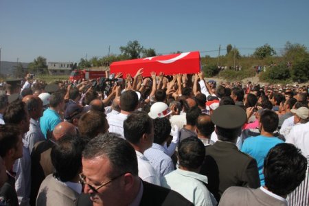 Alaplı şehidini, yaklaşık 5 bin kişiyle sonsuzluğa uğurladı