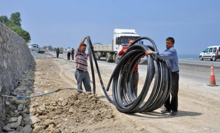 Alaplı'da Duble Yoldaki İçme Ve Atık Su Hatları Dışarı Çıkarılıyor
