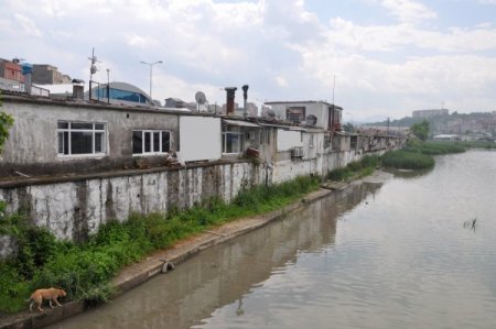 Alaplı'da dükkânların ihalesi yapıldı