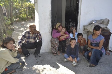 Alaplı’da ihtiyaç sahibi 3 aileye eşya yardımı yapıldı