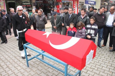 Alaplılı Kıbrıs gazisi son yolculuğuna dualarla uğurlandı