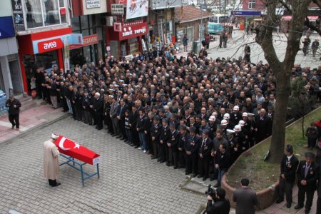 Alaplılı Kıbrıs gazisi son yolculuğuna dualarla uğurlandı