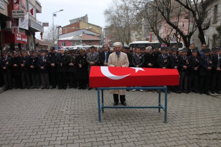 Alaplılı Kıbrıs gazisi son yolculuğuna dualarla uğurlandı