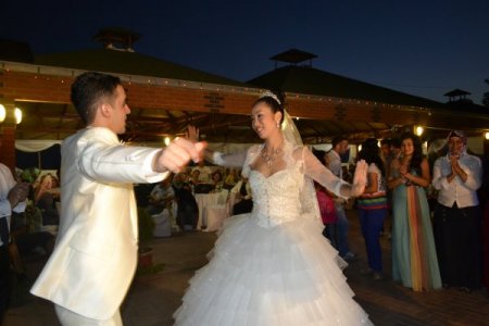 Alaplı’ya Çinli Gelin Geldi