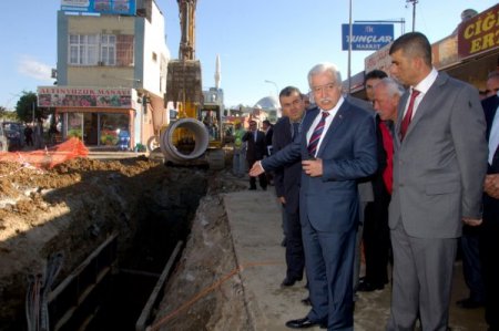 Aldırmaz, ASKİ'nin çalışma yaptığı mahallede kurban kesilerek karşılandı