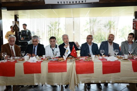 Aldırmaz, muhtarlarla buluştu