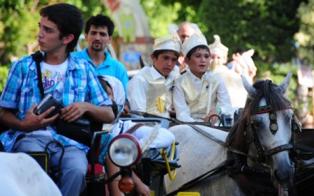 ALDÖBİR, 30 çocuğu sünnet ettirdi