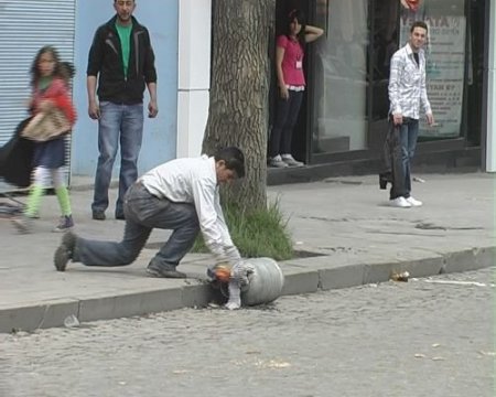 Alev Alan Tüp Paniğe Yol Açtı
