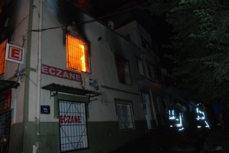 Alev Alev Yanan Evdeki 2 Çocuk Ağır Yaralandı
