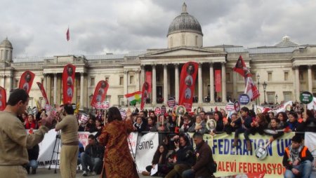 Alevi mitinginde hükümet protesto edildi
