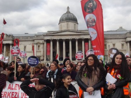 Alevi mitinginde hükümet protesto edildi