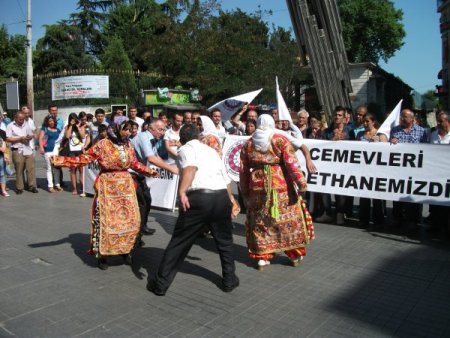 Alevilerden Yargıtay Kararına Semahlı Protesto