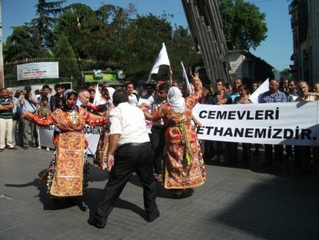 Alevilerden Yargıtay Kararına Semahlı Protesto