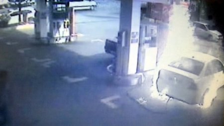 Alevlerin arasında böyle kaldılar