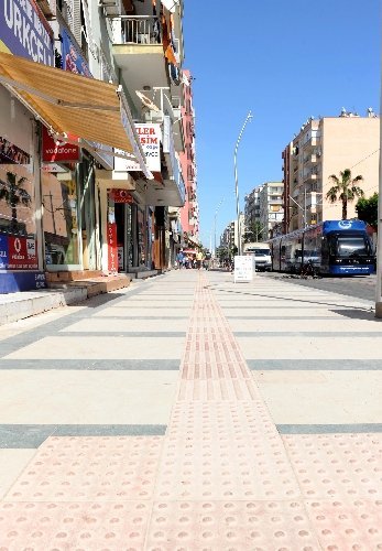 Ali Çetinkaya caddesi yeni çehresine kavuşuyor