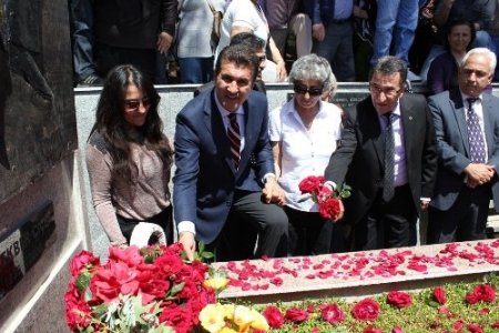 Ali Ekber Çiçek, ölümünün 7'nci yılında Edremit'teki mezarı başında anıldı