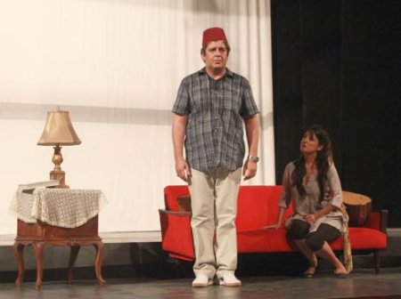 Ali Sürmeli'nin Yönettiği 'resimli Osmanlı Tarihi' Adlı Oyunun Provaları Sürüyor