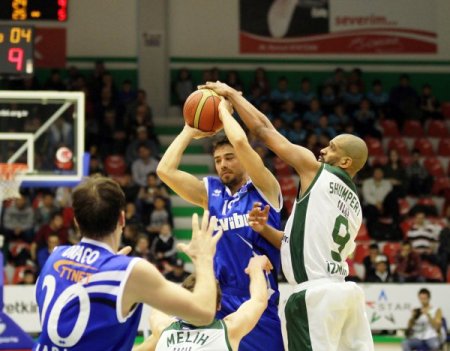 Aliağa Petkim: 81 - Türk Telekom: 79