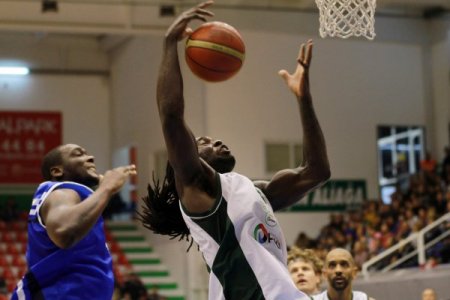 Aliağa Petkim: 81 - Türk Telekom: 79