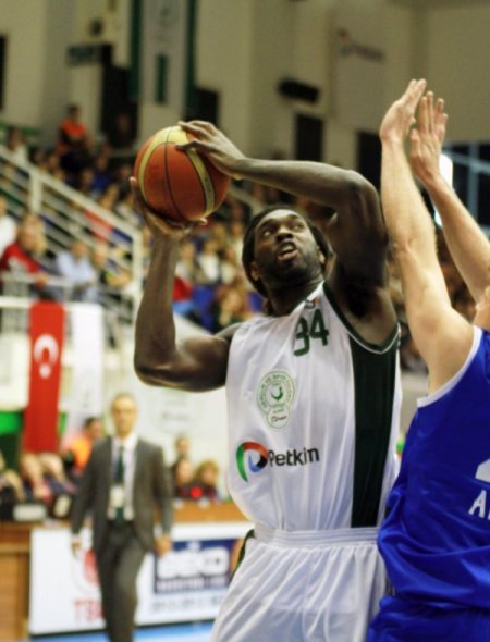 Aliağa Petkim: 81 - Türk Telekom: 79